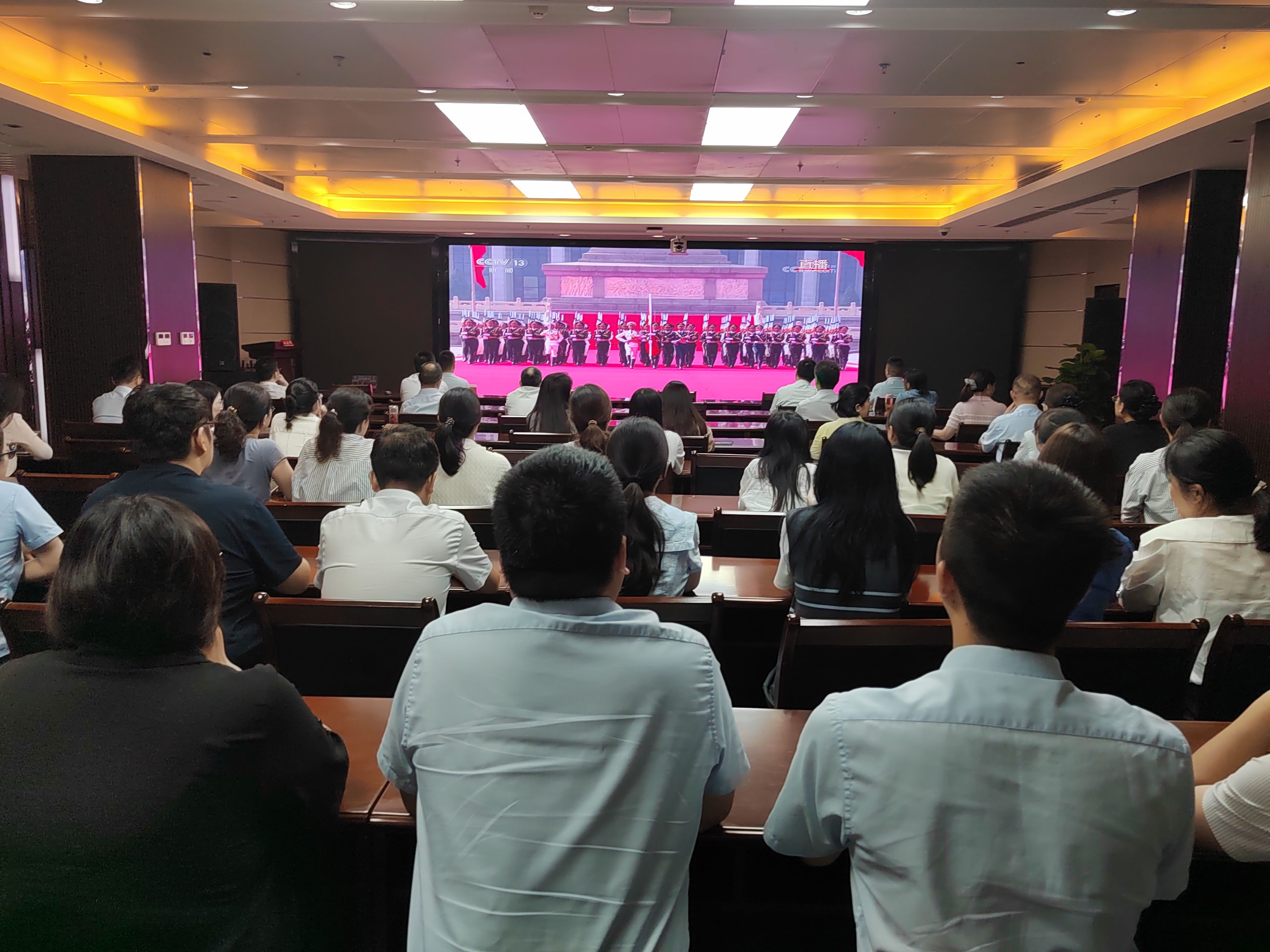 队伍士气高昂,取得激动人心胜利的句子 队伍士气高昂,取得激动人心胜利的句子